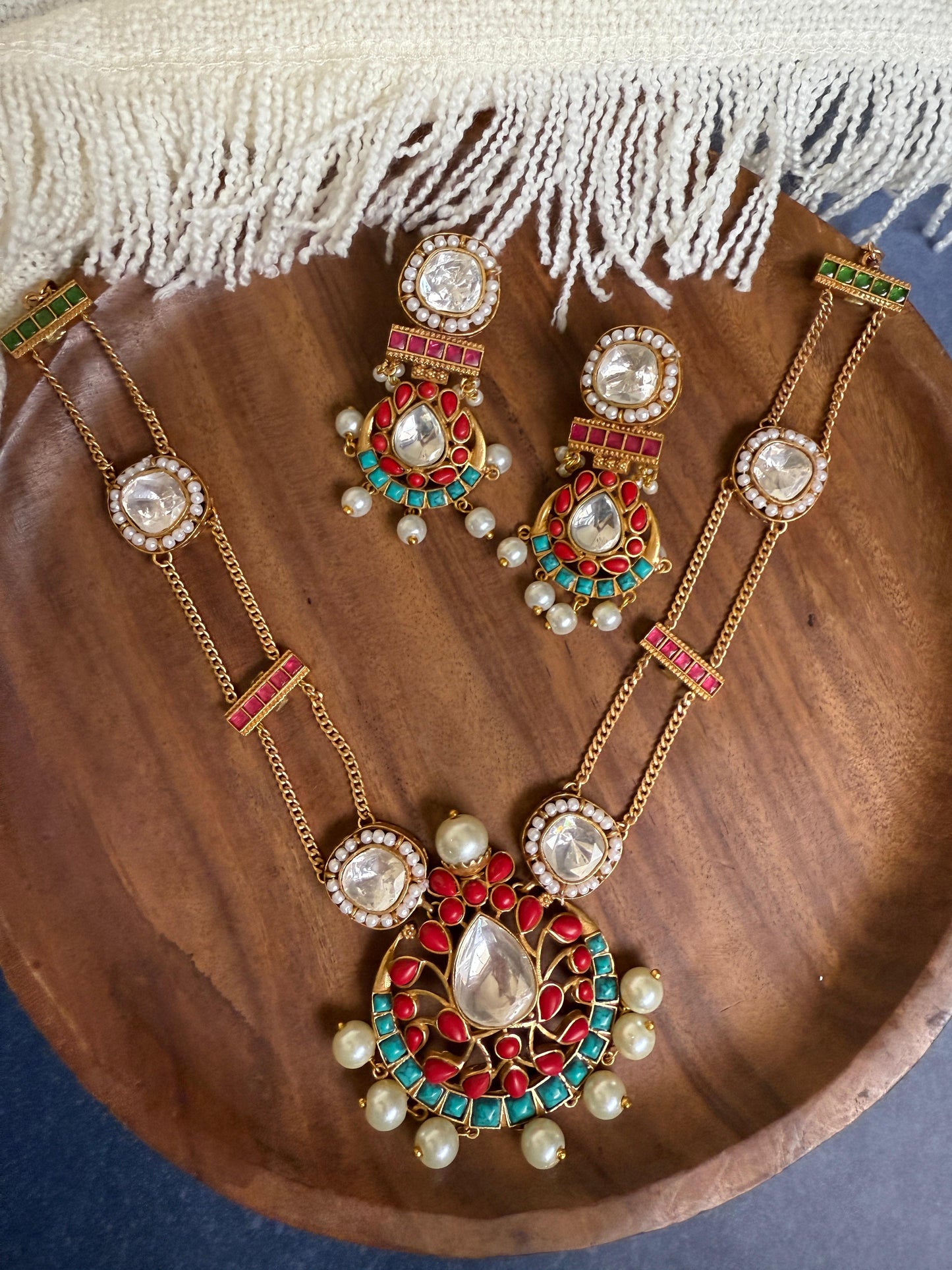 Vedika Pendant Necklace Set