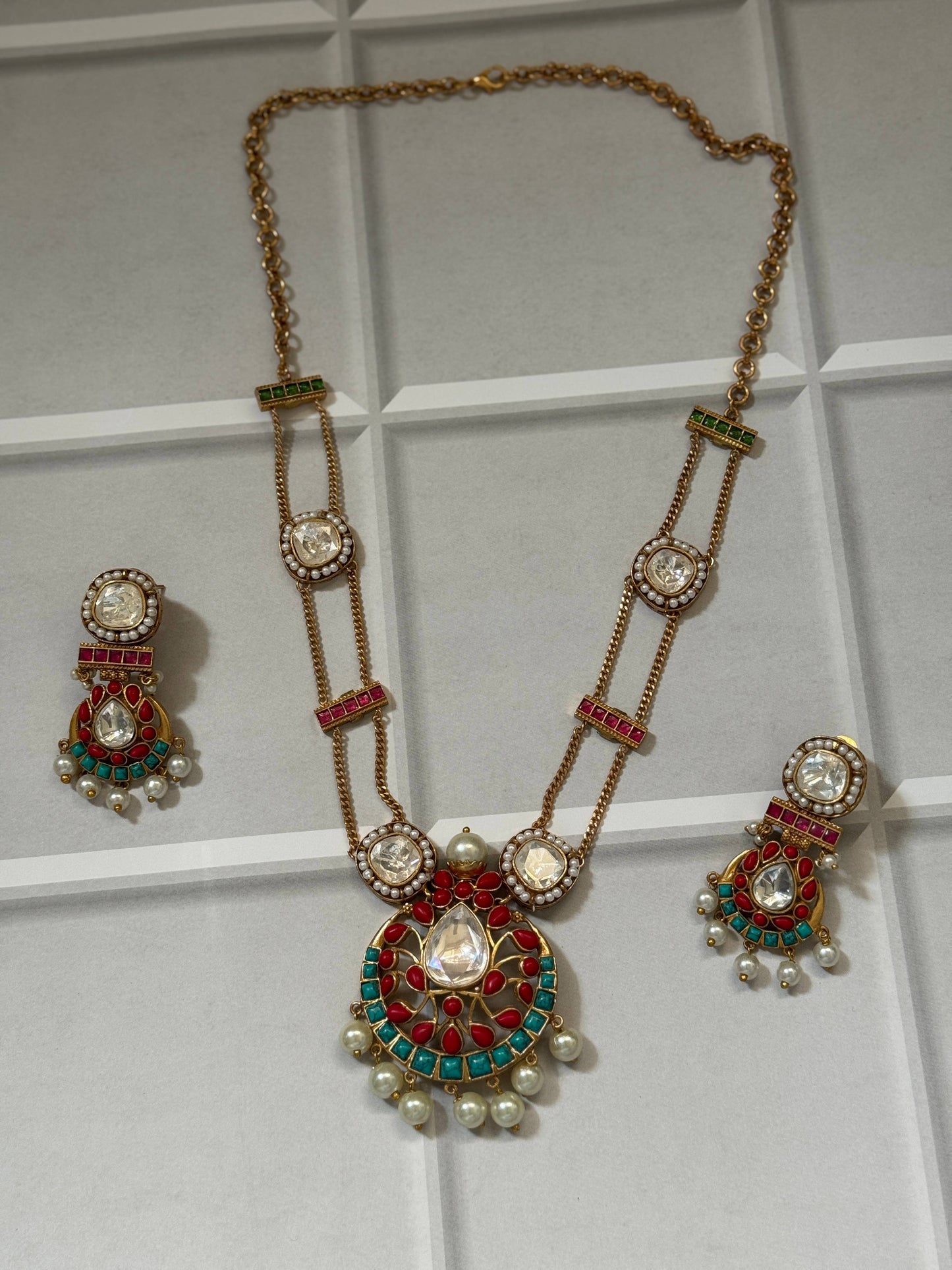 Vedika Pendant Necklace Set