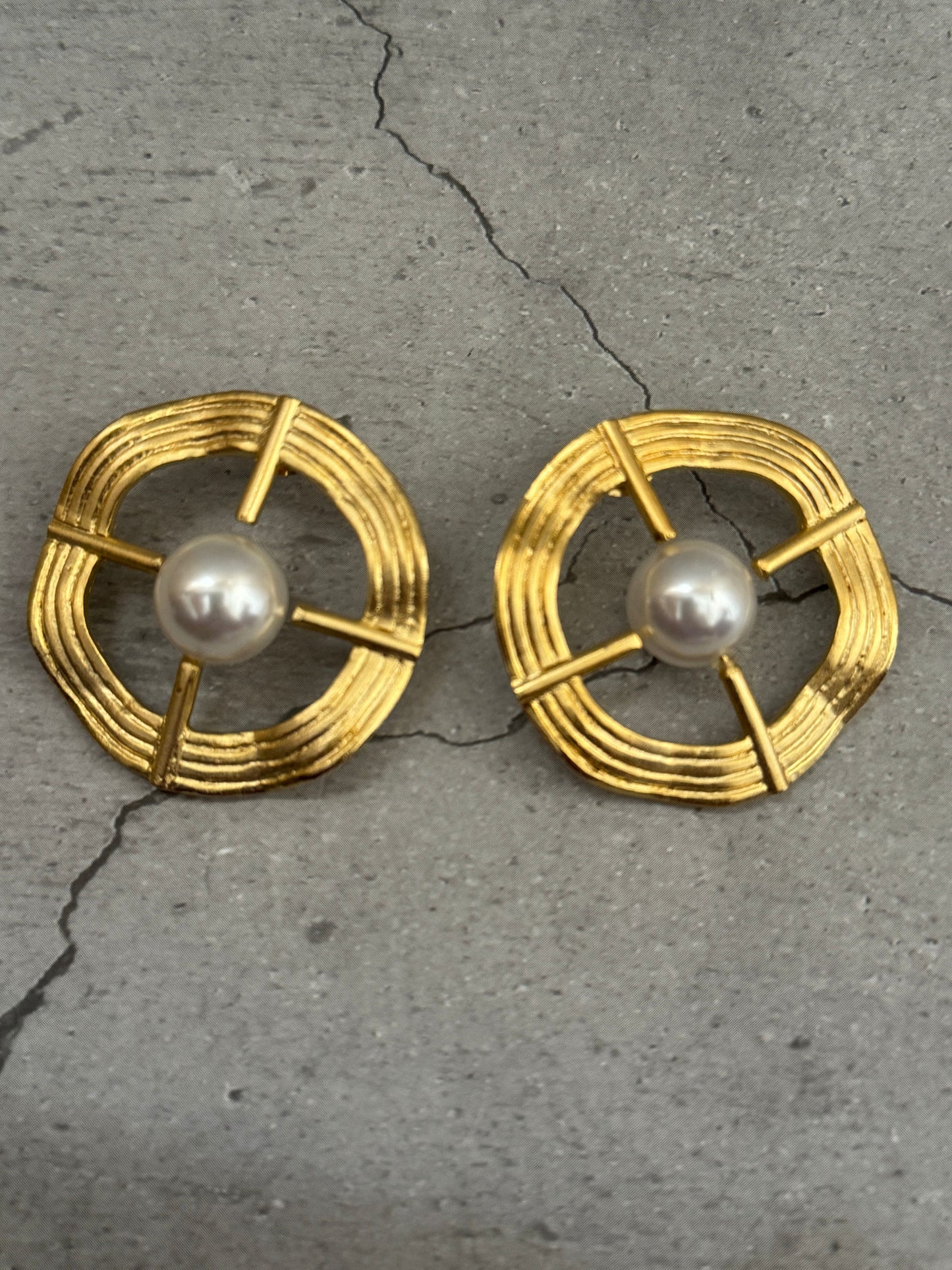 Iraaya Pearl Studs