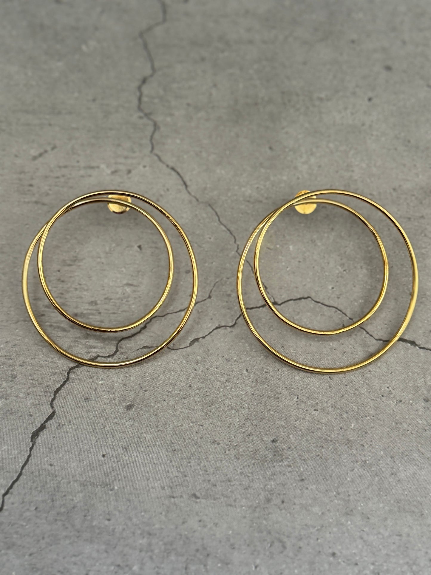 Elara Overlap Studs