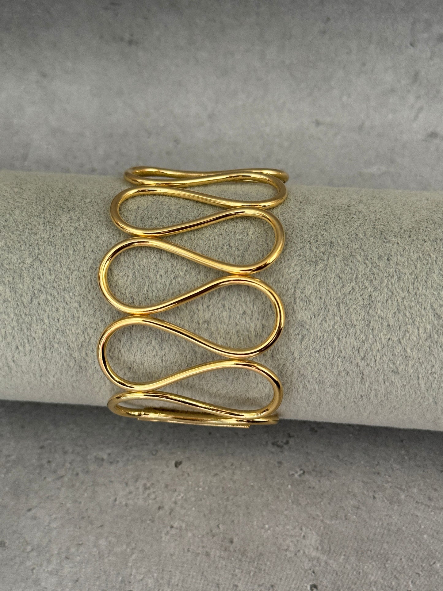 Curve Statement Bracelet