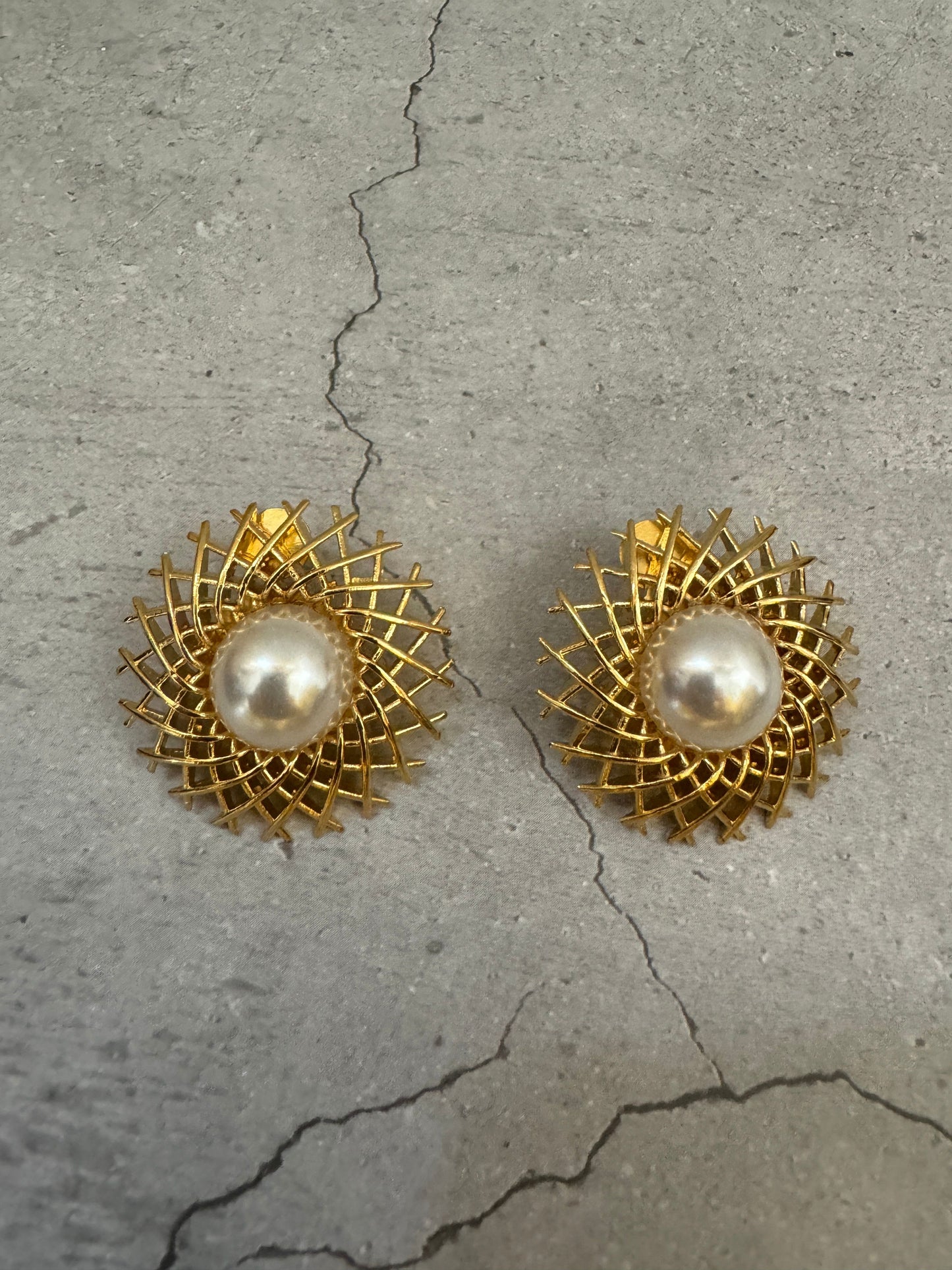 Vira Mesh Studs