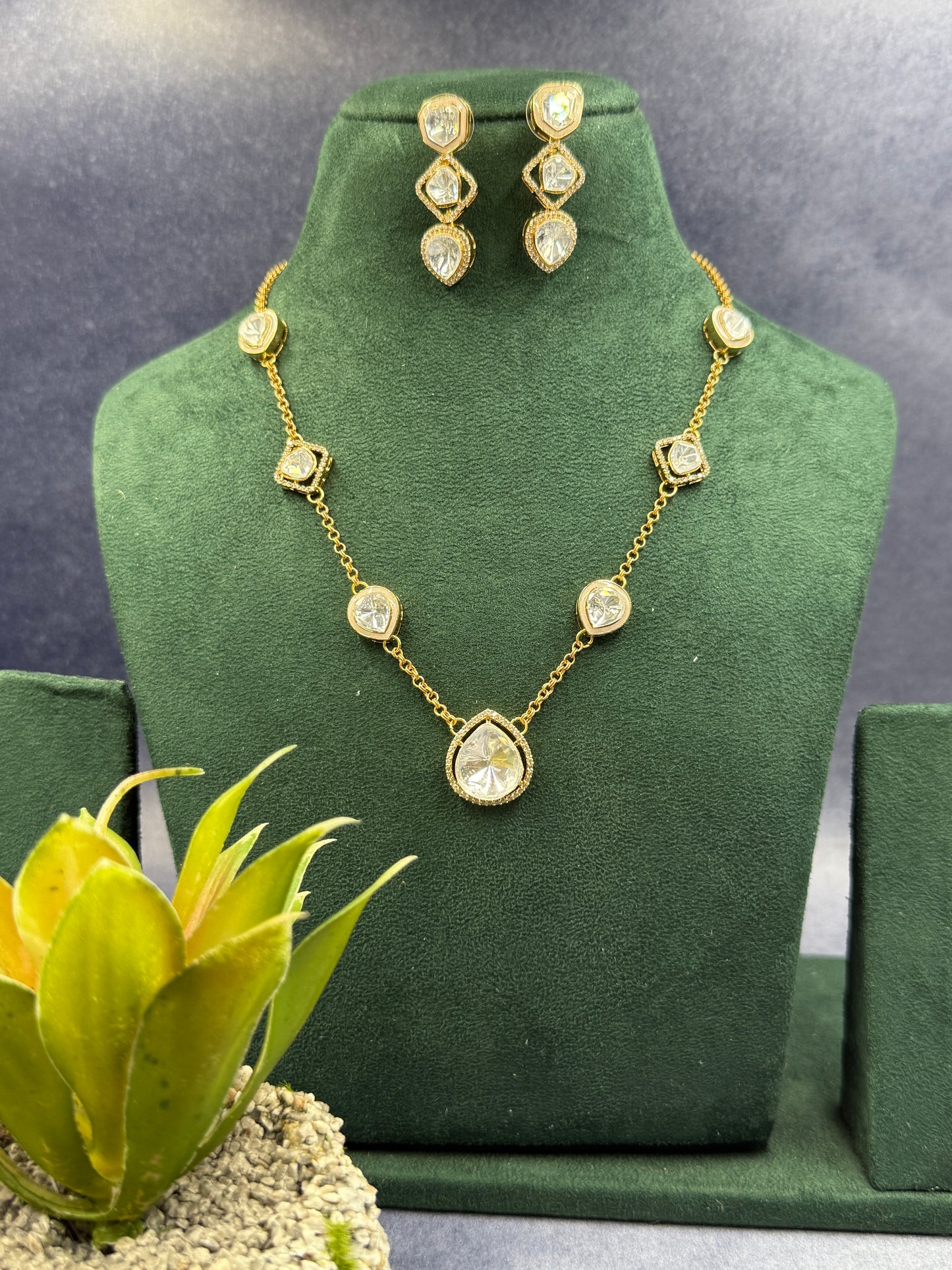 Heeti Chain Set