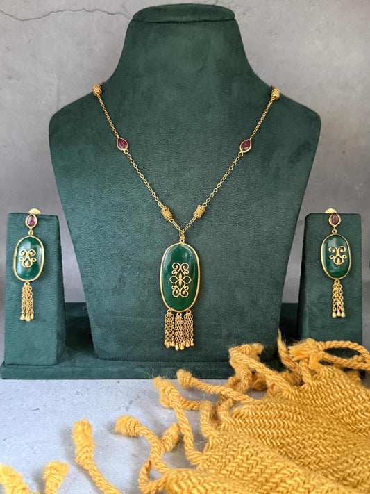 Green Heer Pendant Necklace Set