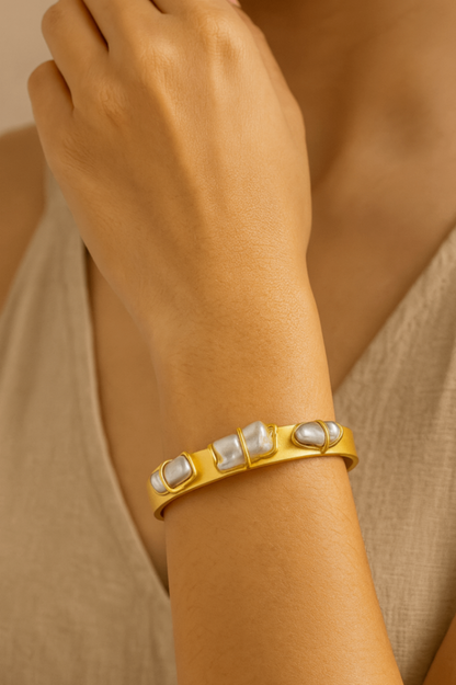 MOP Kada Bracelet