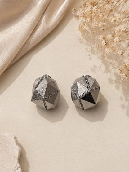 Aaruni Studs