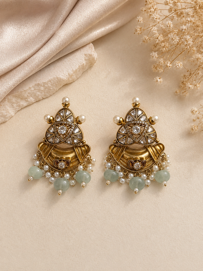 Leher Studs