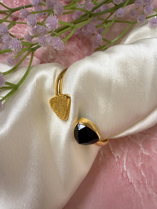 Black Triangle Stone Bracelet