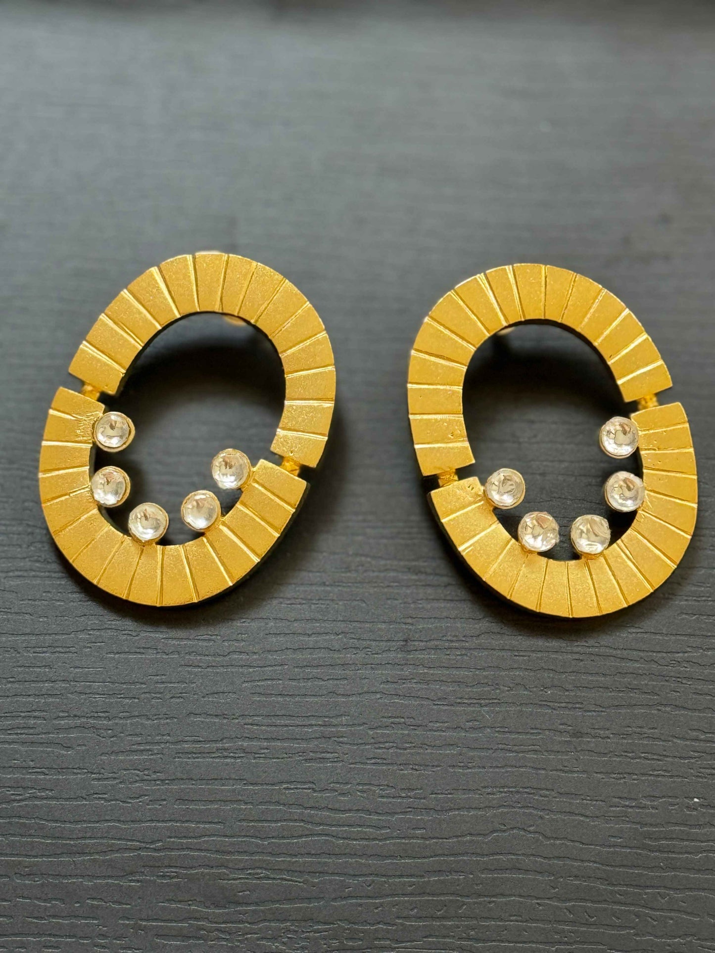 Textured Oval Kundan Studs