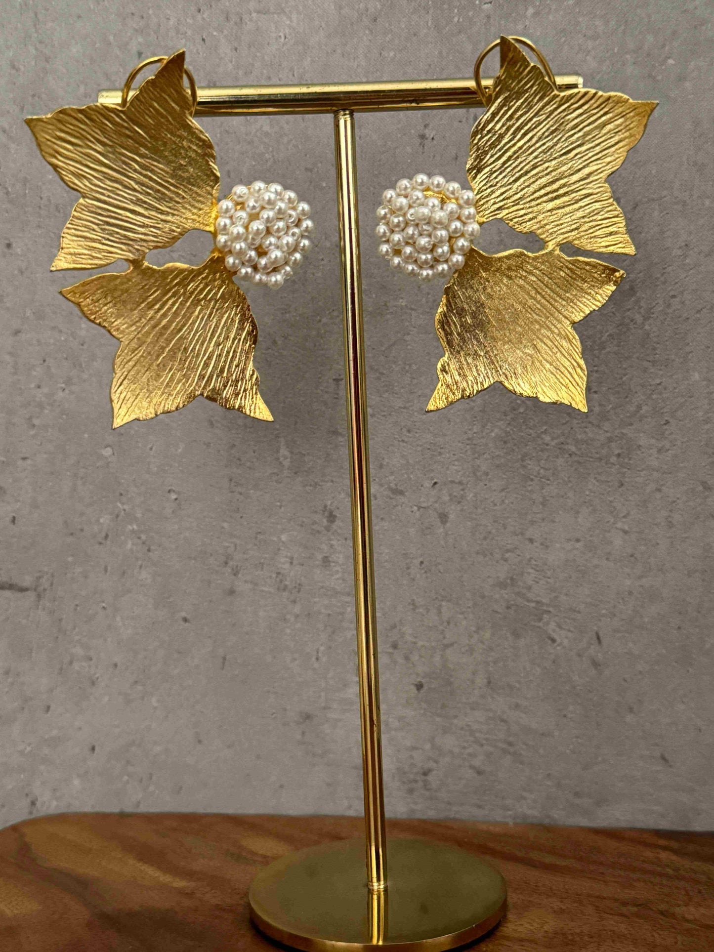 Cluster Pearl Leaf Studs