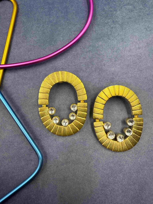 Textured Oval Kundan Studs