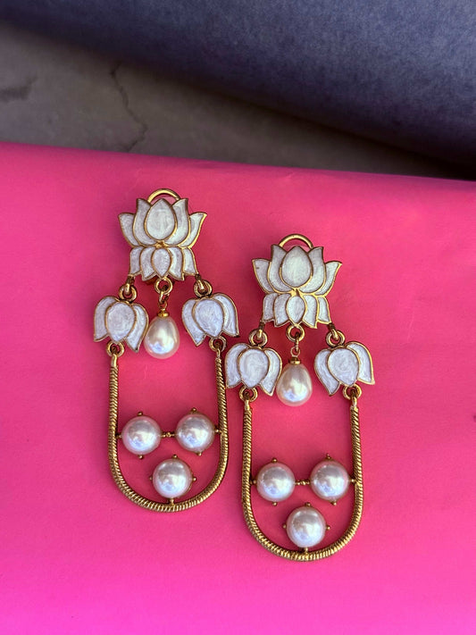 Oval Lotus Pearl Dangler