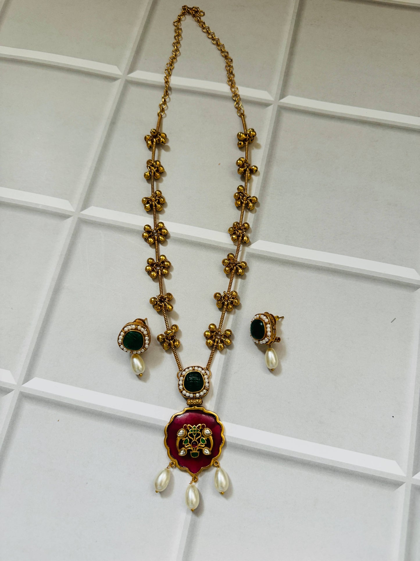 Pink Anaira Pendant Necklace Set
