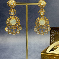 Tia Danglers