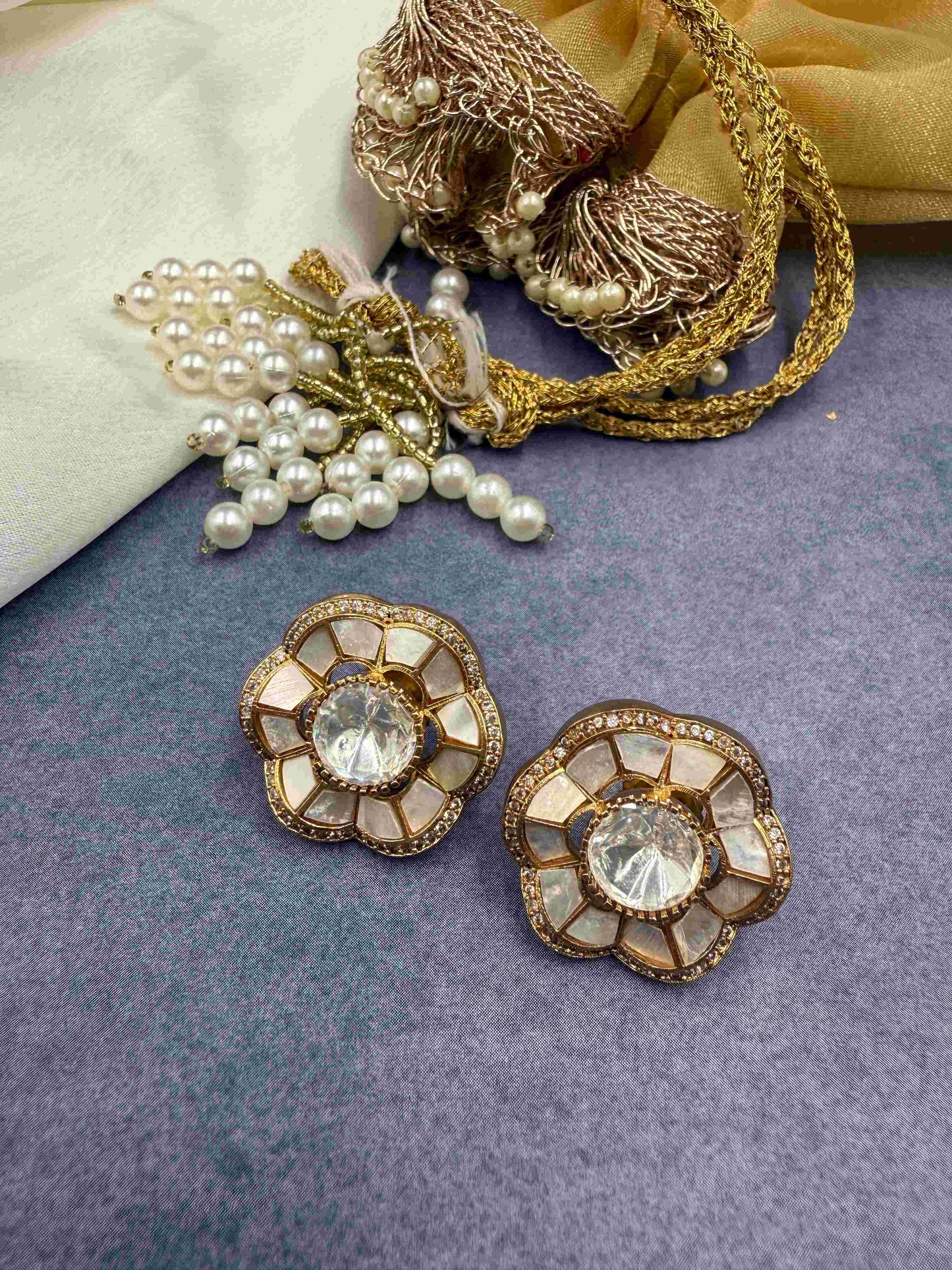 Mop Mini Studs