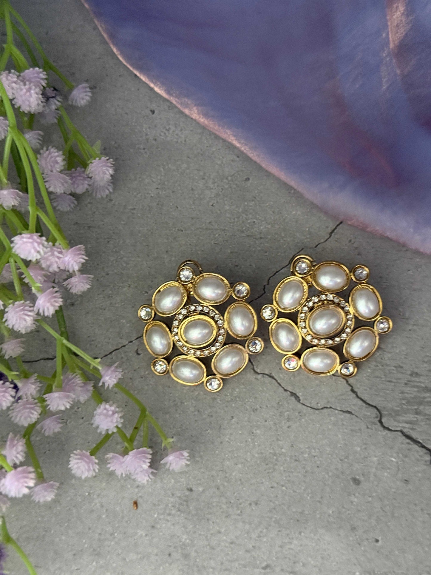 Pearl Oval Stone Studs