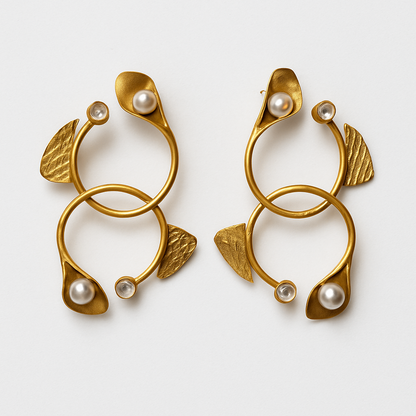 Entangled Circular Pearl Studs