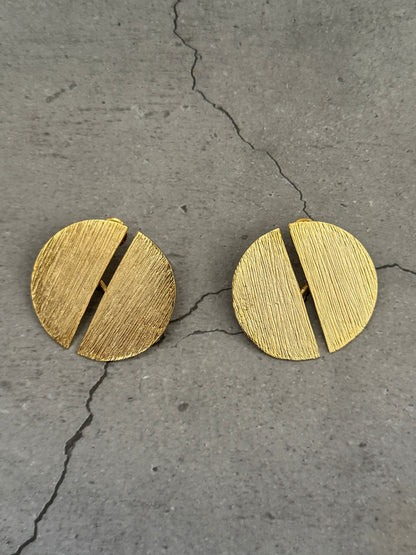 Vanya Round Studs