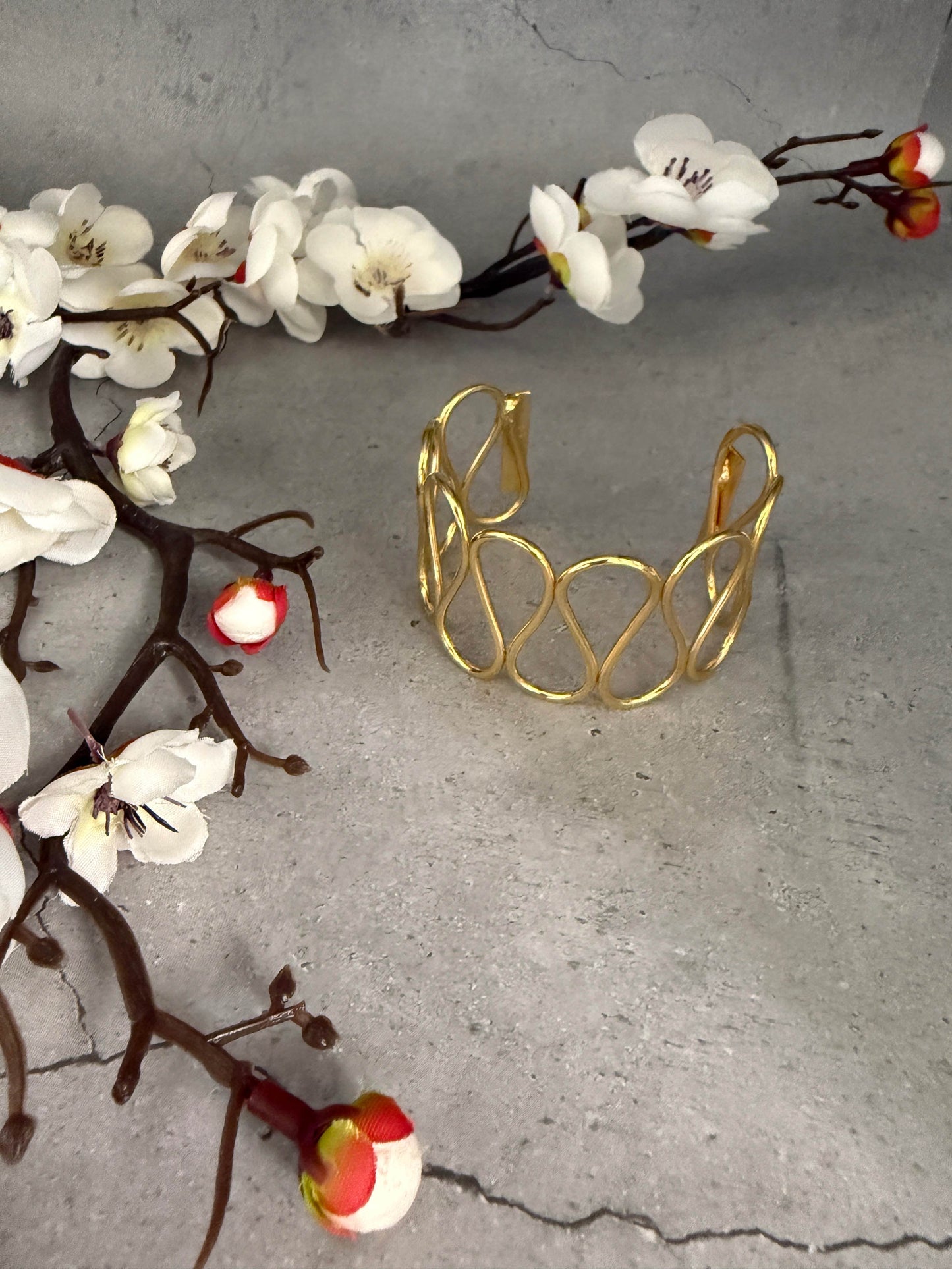 Curve Statement Bracelet
