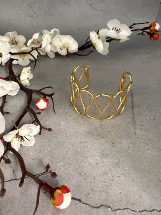 Curve Statement Bracelet